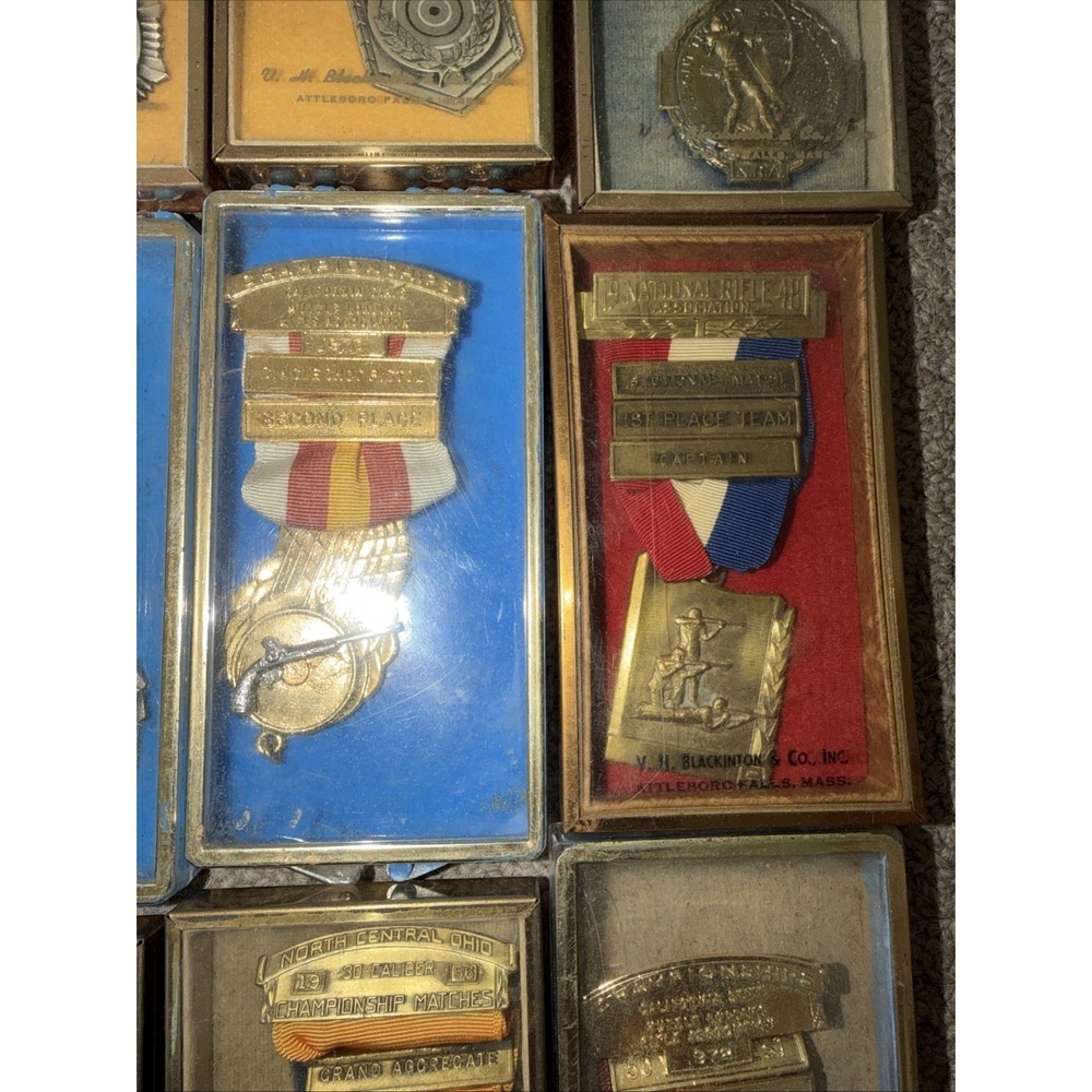 Lot of (17) Vintage Blackinton Rifle & Pistol Shooting Medals – Marksman Awards - Picture 5 of 11
